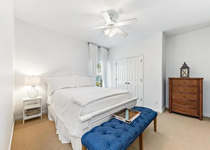 Holiday home Newly Renovated House Steps To Pool, Access Gulf Shores
